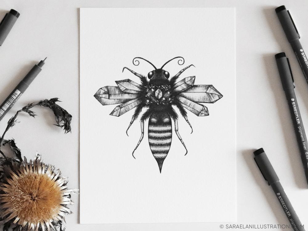 Disegno vintage di un'ape regina con le ali di cristallo